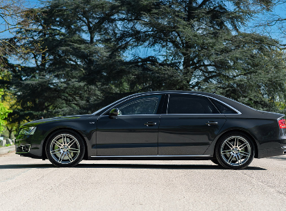 Audi AUDI A8L  W12